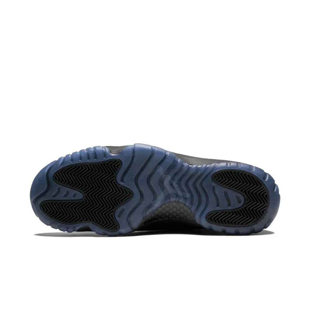 J11 RETRO "CAP AND GOWN"