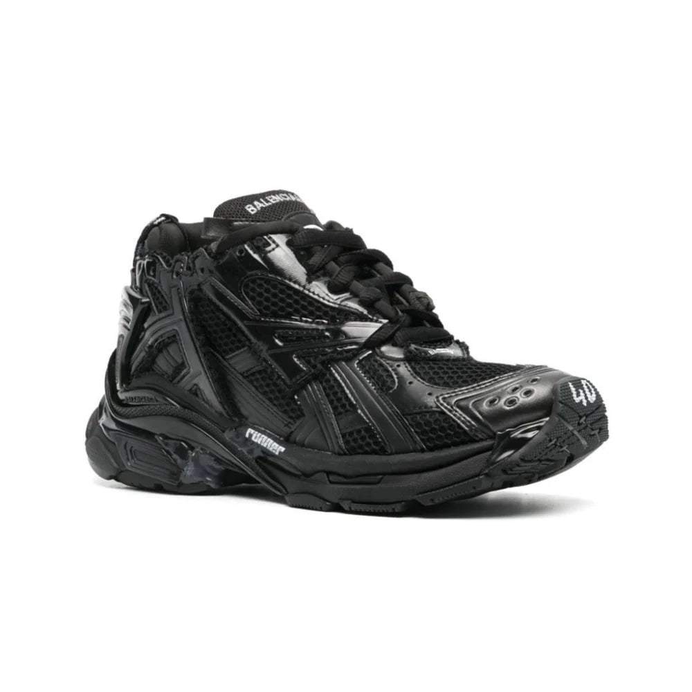 TRACK RUNNER BLACK