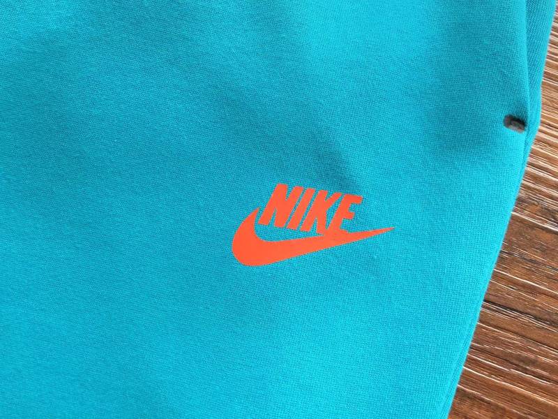 Pantalón Corto Nike Tech Fleece Azul y Naranja