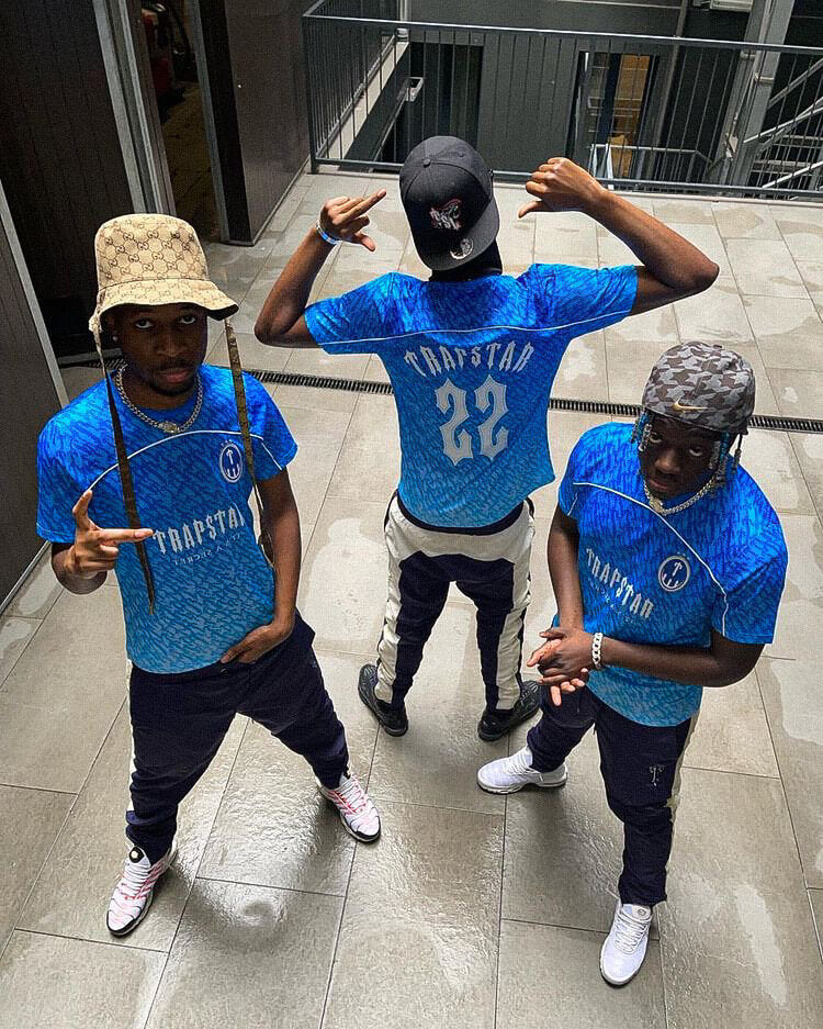 GRADIENT BLUE T-SHIRT