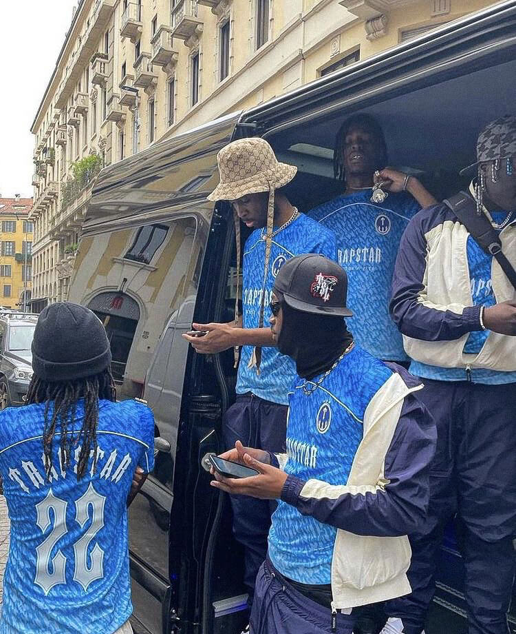 GRADIENT BLUE T-SHIRT