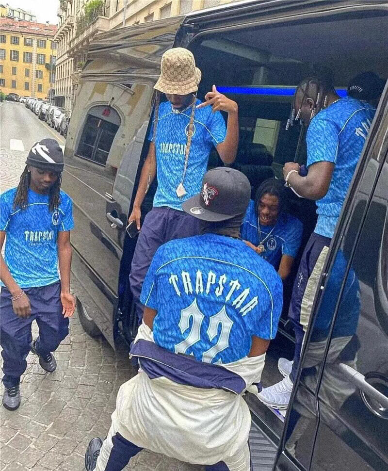 GRADIENT BLUE T-SHIRT